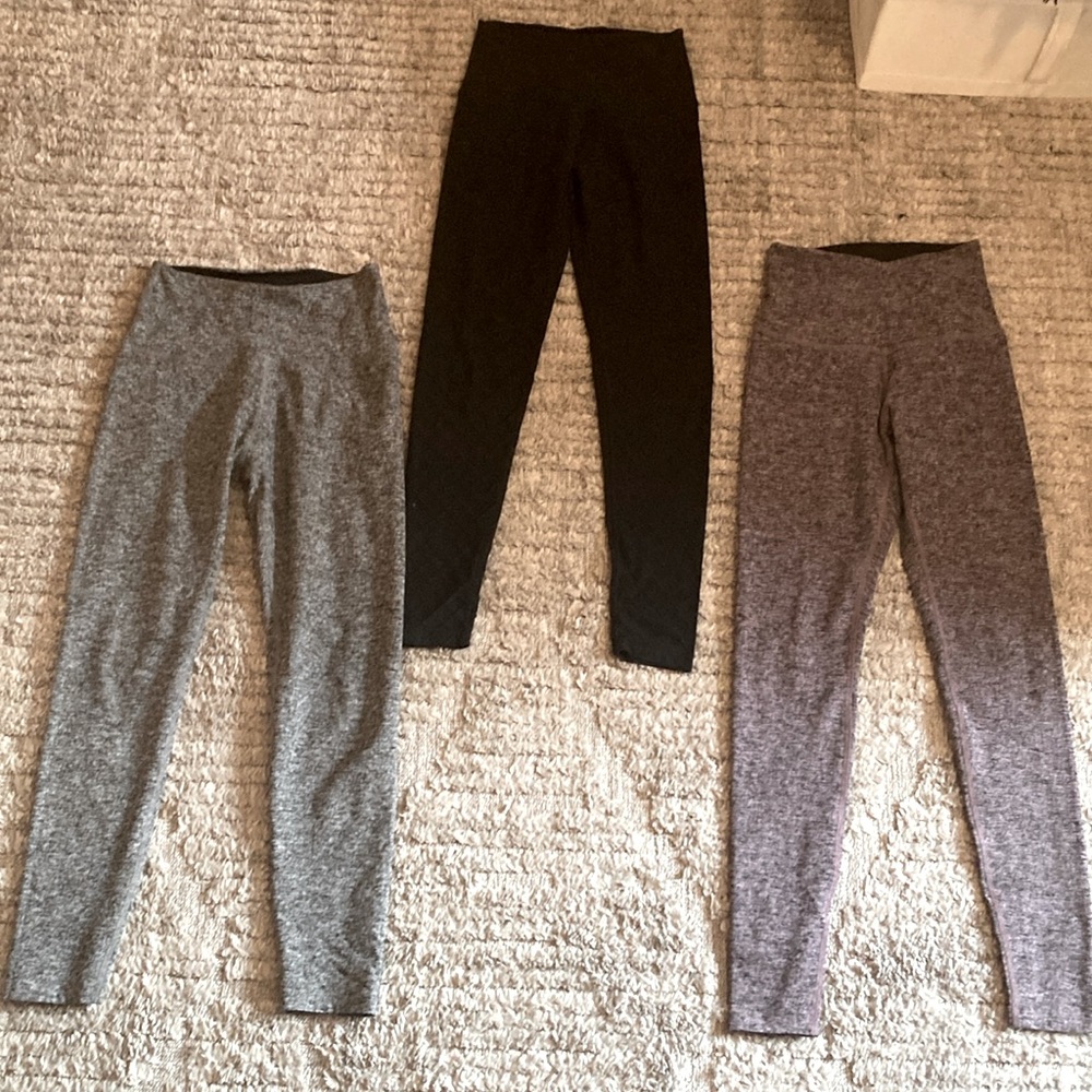 Trio of 3 Beyond Yoga leggings - Size Small